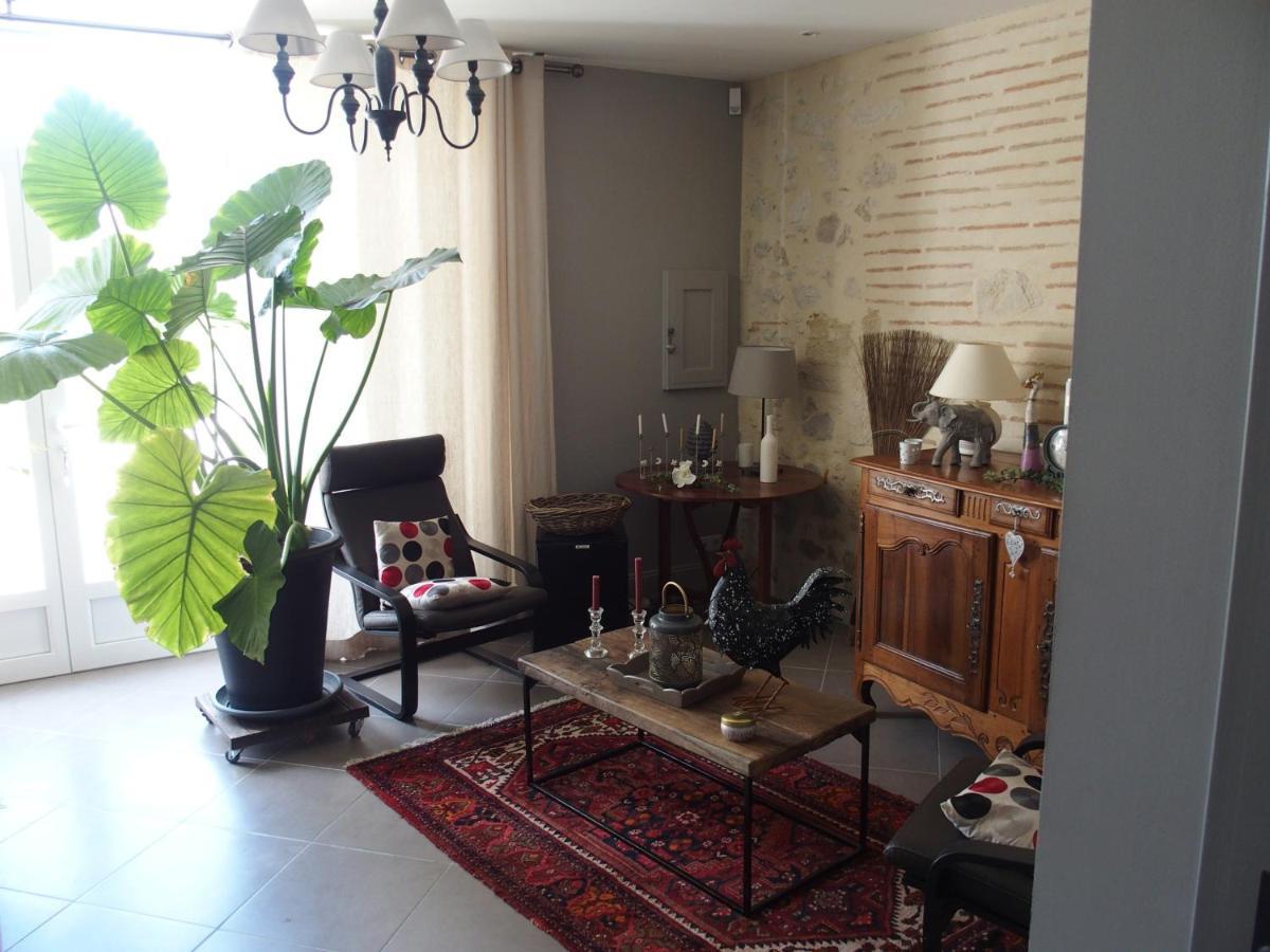Les Tamaris Bed & Breakfast Castelnau-sur-Gupie Exterior photo